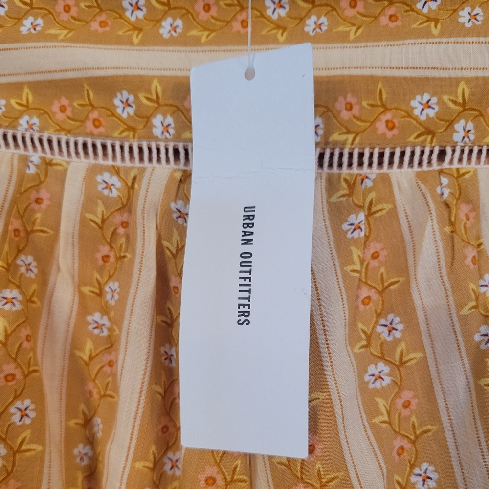 URBAN OUTFITTERS Prairie Tiered Floral Orange Shorts Size XS NWTs - Picture 7 of 10
